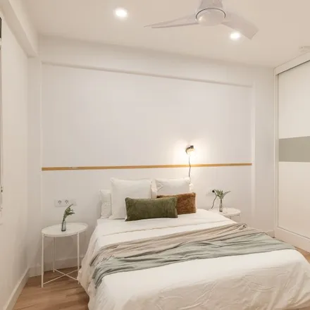 Rent this 7 bed room on Carrer de Balmes in 325, 08006 Barcelona