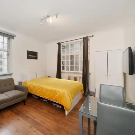 Rent this studio apartment on Quebec Court in 21 Seymour Street, London