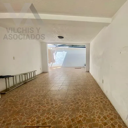 Buy this studio house on Lucila Lonchería Urbana in Avenida Paseo Colón, 50120 Toluca