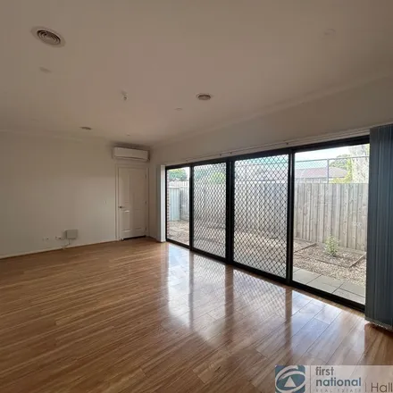 Image 4 - St Anthony's Primary School, 65 Buckley Street, Noble Park VIC 3174, Australia - Townhouse for rent