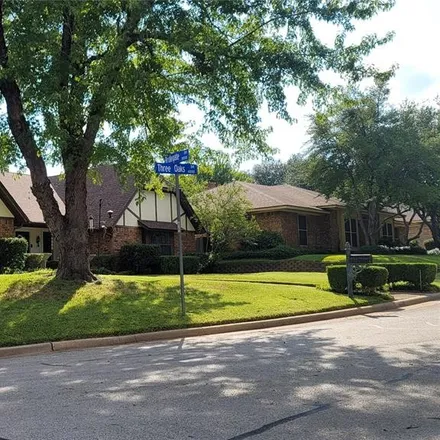 Image 3 - 4000 Three Oaks Drive, Arlington, TX 76016, USA - House for sale