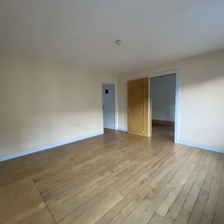 Rent this 3 bed apartment on 19 Place du Forum in 51000 Reims, France