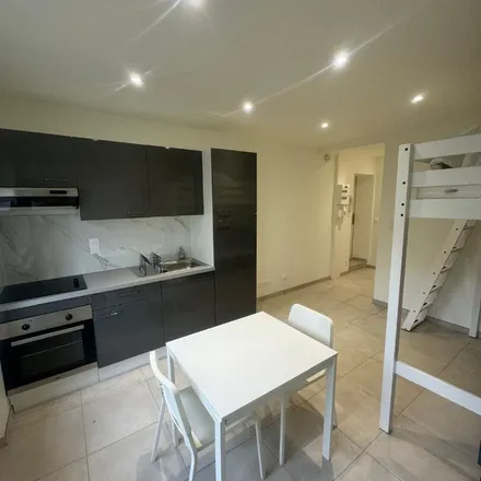 Image 8 - 17A Rue des Vosges, 57000 Metz, France - Apartment for rent