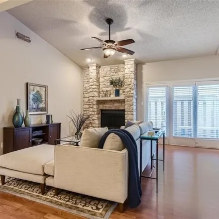 Image 5 - 2201 Lakeway Boulevard, The Boulevard, Lakeway, TX 78738, USA - Condo for sale