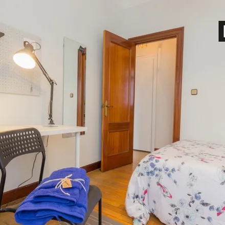 Rent this 3 bed room on Kevin in Calle General Concha / Concha jeneralaren kalea, 48012 Bilbao