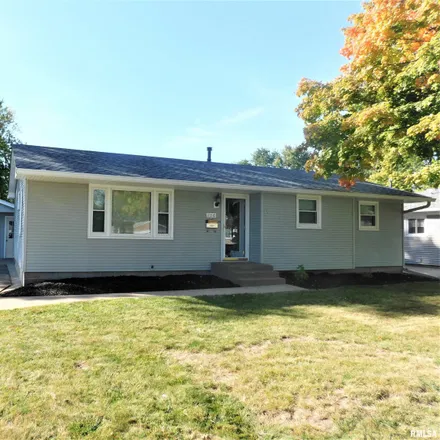 Buy this 3 bed house on 156 39th Avenue in East Moline, IL 61244