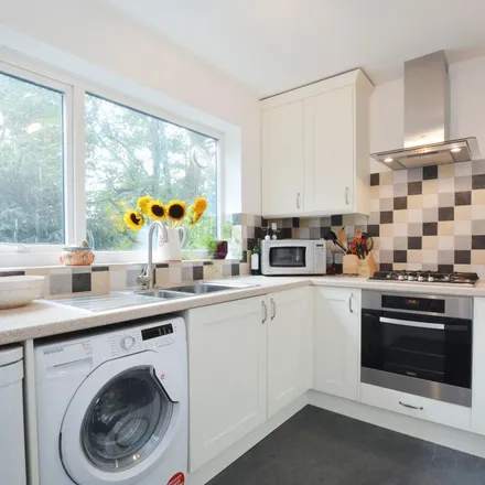 Rent this 3 bed apartment on Coniston Close in London, W4 3UG