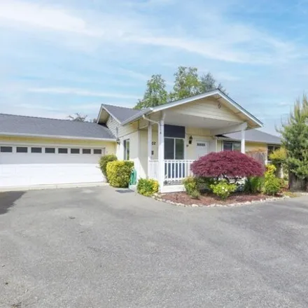 Buy this 3 bed house on 800 Southwest Oak Street in Grants Pass, OR 97526