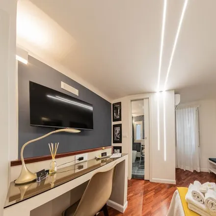 Rent this 2 bed apartment on Taranto