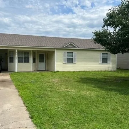 Buy this 3 bed house on 3707 Emilee Jo Dr in Paragould, Arkansas