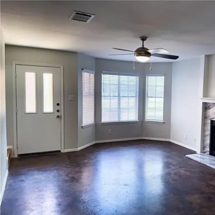 Image 6 - 2102 Kenneth Avenue, Austin, TX 78741, USA - Apartment for rent