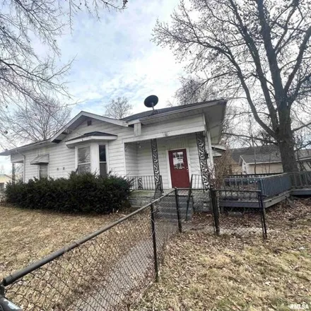 Buy this 3 bed house on East Pine Street in Herrin, IL 62948