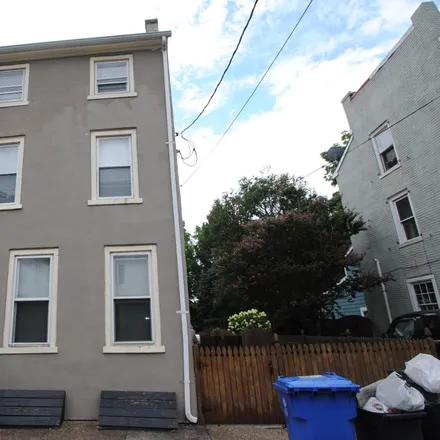 Rent this 3 bed townhouse on 114 West Union Street in Burlington City, NJ 08016