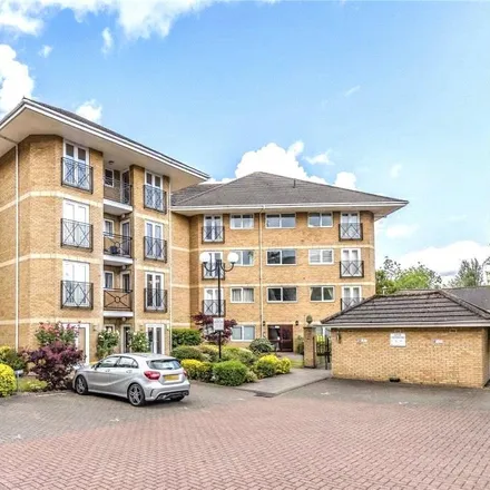 Rent this 2 bed apartment on Thames Court in Norman Place, Reading