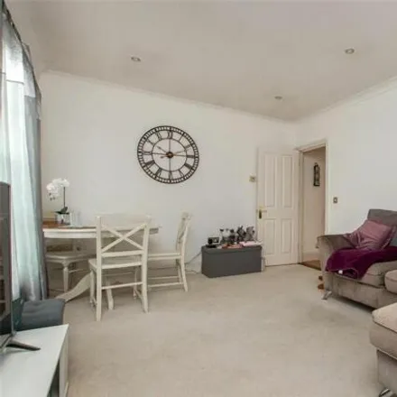 Image 2 - St James Rise, Colchester, CO1 2GD, United Kingdom - Apartment for sale