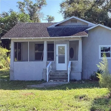 Image 1 - 2801 Cocos Avenue, Fort Myers, FL 33901, USA - House for sale