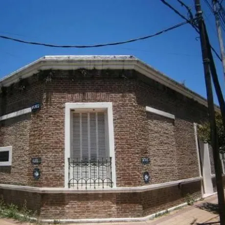 Buy this 4 bed house on Avenida Santa Fe 1604 in Partido de Avellaneda, 1869 Piñeyro