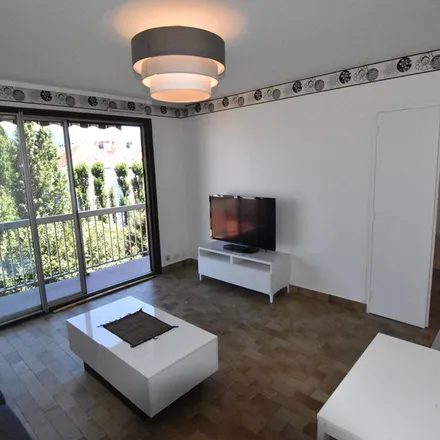 Image 8 - 3 Rue de Londres, 38000 Grenoble, France - Apartment for rent