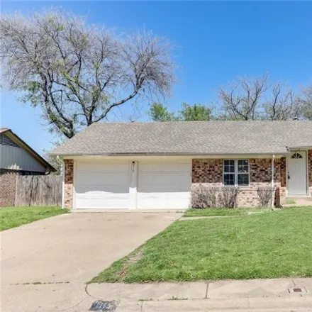 Rent this 3 bed house on 298 Merribrook Trail in Duncanville, TX 75116