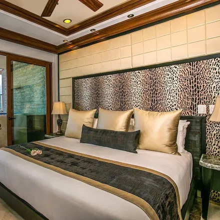 Rent this 3 bed condo on Emiliano Zapata in Pino Suarez, Gringo Gulch