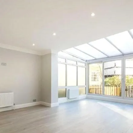 Image 4 - Primrose Hill Fast Tunnel, King Henry's Road, Primrose Hill, London, NW3 3QU, United Kingdom - Apartment for rent