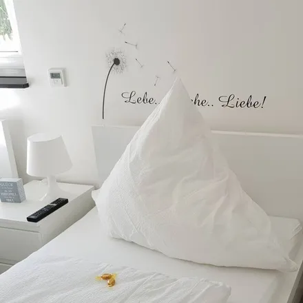 Rent this 2 bed apartment on 66663 Schwemlingen