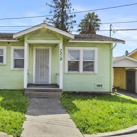 Buy this 2 bed condo on 7320 Ney Avenue in Oakland, CA 94613