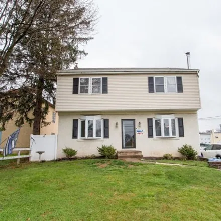 Image 2 - 214 Olive Street, Warminster Village, Warminster Township, PA 18974, USA - House for sale