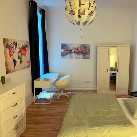 Rent this 3 bed room on Münchener Straße 51 in 60329 Frankfurt, Germany