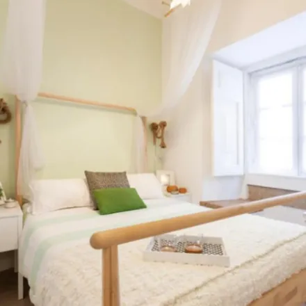 Rent this 1 bed apartment on Escola Básica 1 Castelo in Rua das Flores de Santa Cruz 14, 1100-245 Lisbon