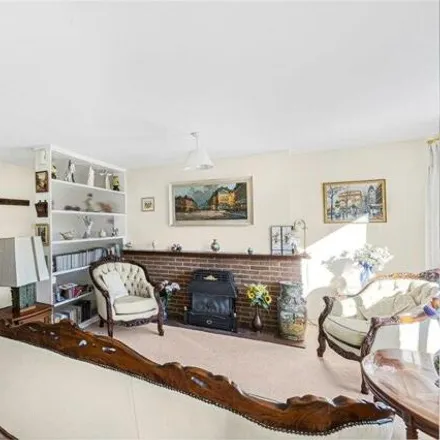 Image 2 - 1-12 Rothamsted Avenue, Hatching Green, AL5 2DR, United Kingdom - Apartment for sale