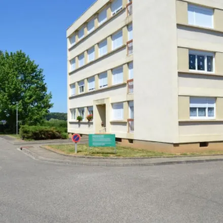 Rent this 3 bed apartment on 12 Chemin du Village d’En Bas in 03320 Lurcy-Lévis, France