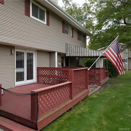 Image 2 - 4917 Tuscarora Road, City of Niagara Falls, NY 14304, USA - Townhouse for sale