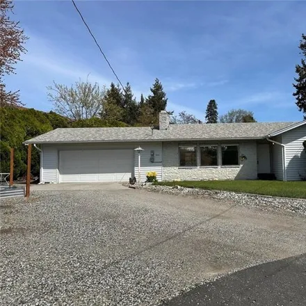 Buy this 3 bed house on 1415 Capri Drive in East Wenatchee Bench, East Wenatchee