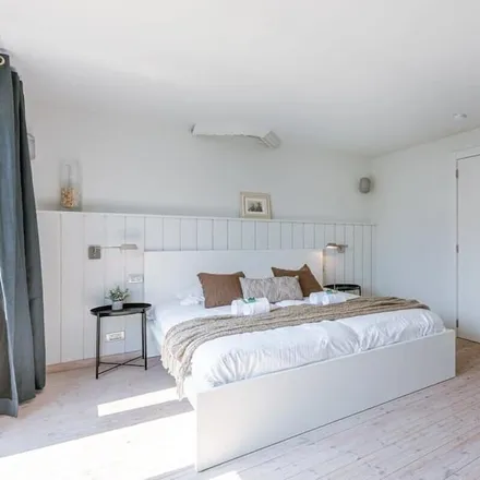 Rent this 4 bed house on Middelkerke in Ostend, Belgium