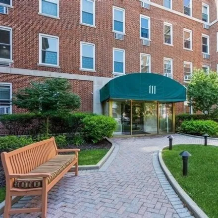 Rent this 2 bed apartment on 111 7th Street in Village of Garden City, NY 11530