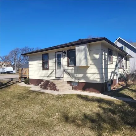 Image 2 - 443 Oscar Avenue North, Canby, Yellow Medicine County, MN 56220, USA - House for sale