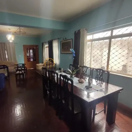 Buy this 5 bed house on Avenida Doutor Altino Arantes in Mirandópolis, São Paulo - SP