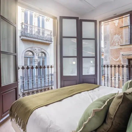 Rent this studio apartment on Carrer d'Aroles in 2, 08002 Barcelona