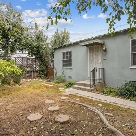 Rent this 1 bed house on 142 North Greenwood Avenue in Pasadena, CA 91107