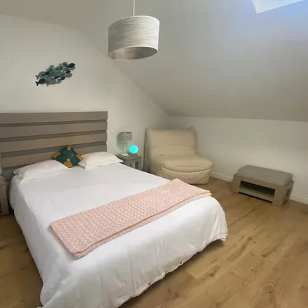 Rent this 2 bed apartment on Avenue de la Plage in 40600 Biscarrosse, France