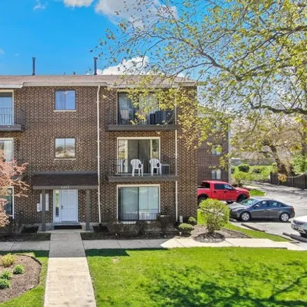 Buy this 2 bed condo on 6355 175th Street in Tinley Park, IL 60477