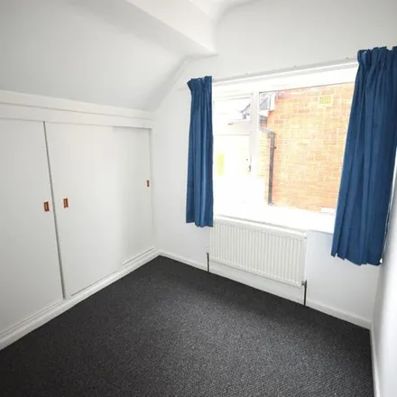 Image 2 - Lumb Lane, Bramhall, SK7 1AH, United Kingdom - Apartment for rent