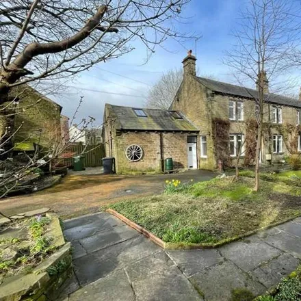 Rent this 4 bed duplex on Co-op Food in 22-24 Huddersfield Road, Meltham