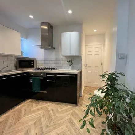 Rent this 1 bed room on Queenswood Avenue in London, TW3 4LG