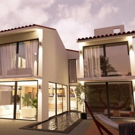 Buy this 4 bed house on Paraíso Country Club in Calzada Primaveras, Fraccionamiento Paseos del Río