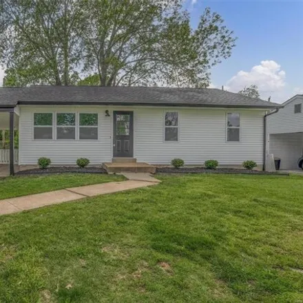 Buy this 3 bed house on 4024 Dolbil Drive in Lemay, MO 63125