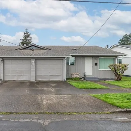 Buy this 362 bed house on 935 Cedar Street in Kelso, WA 98626