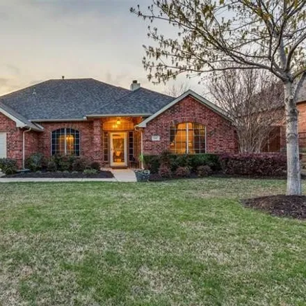 Buy this 3 bed house on 372 Flagstone Drive in Burleson, TX 76028