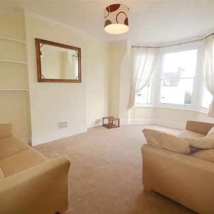 Image 5 - 96 Woodside, London, SW19 7AY, United Kingdom - Apartment for rent